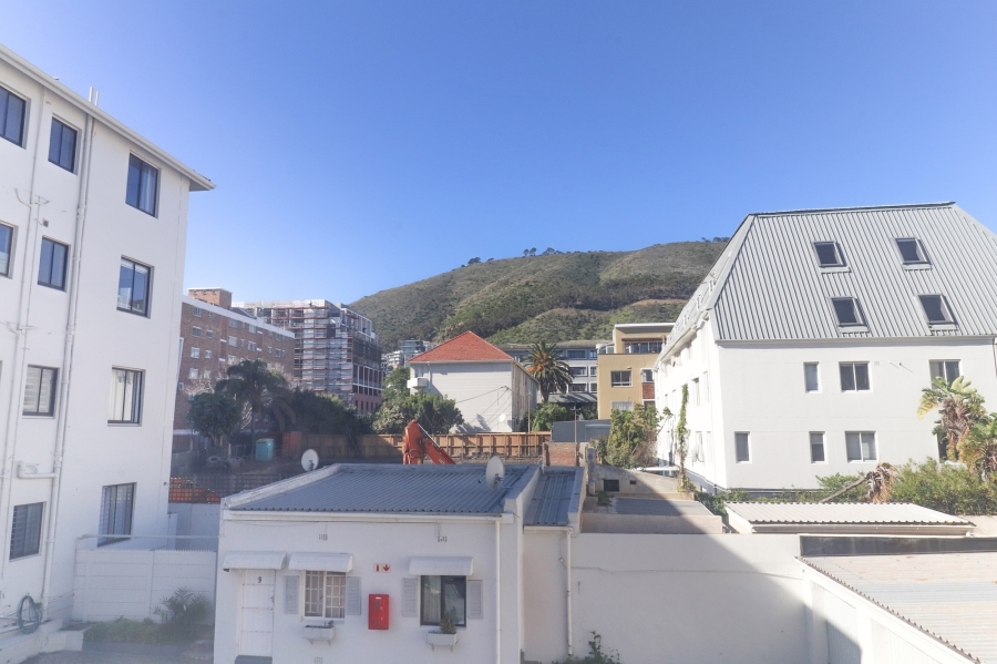 1 Bedroom Property for Sale in Sea Point Western Cape